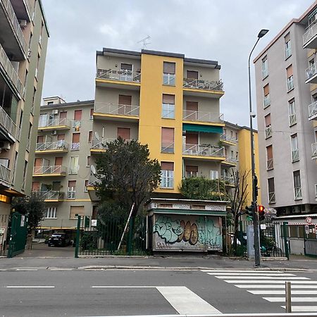 Appartamento Max'S House Milano Esterno foto